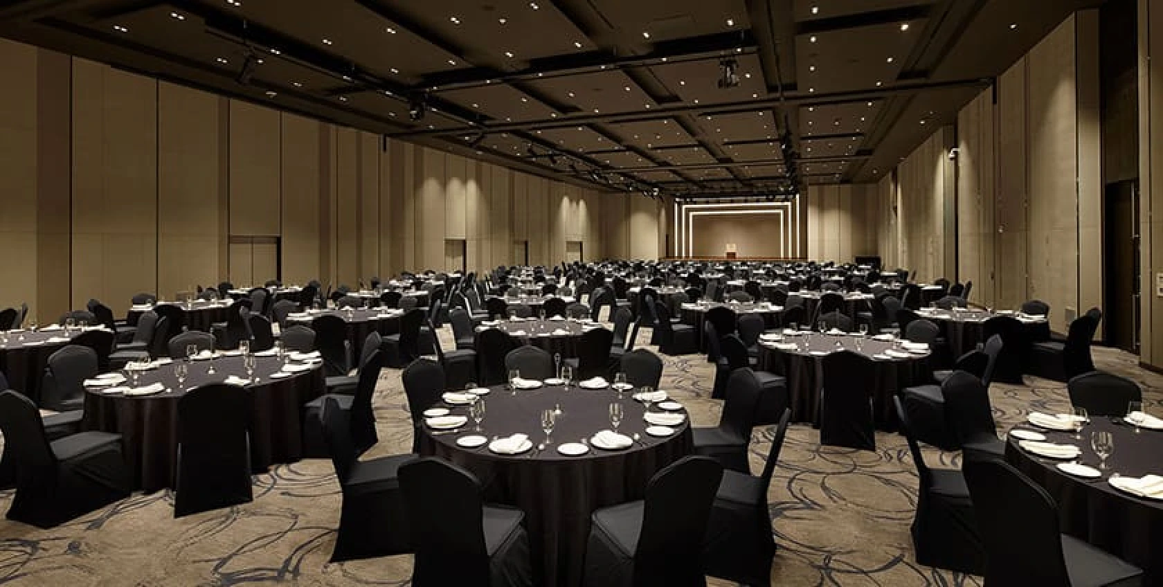롯데리조트속초 - GRAND BALLROOM - 최고의 행사를 위한 롯데리조트속초만의 이상적인 대연회장 - 01